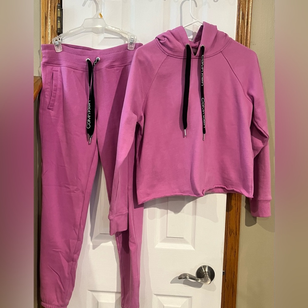 Calvin Klein 2 piece set XS comfortable, pants, pockets, hoodie, warm, stylish
